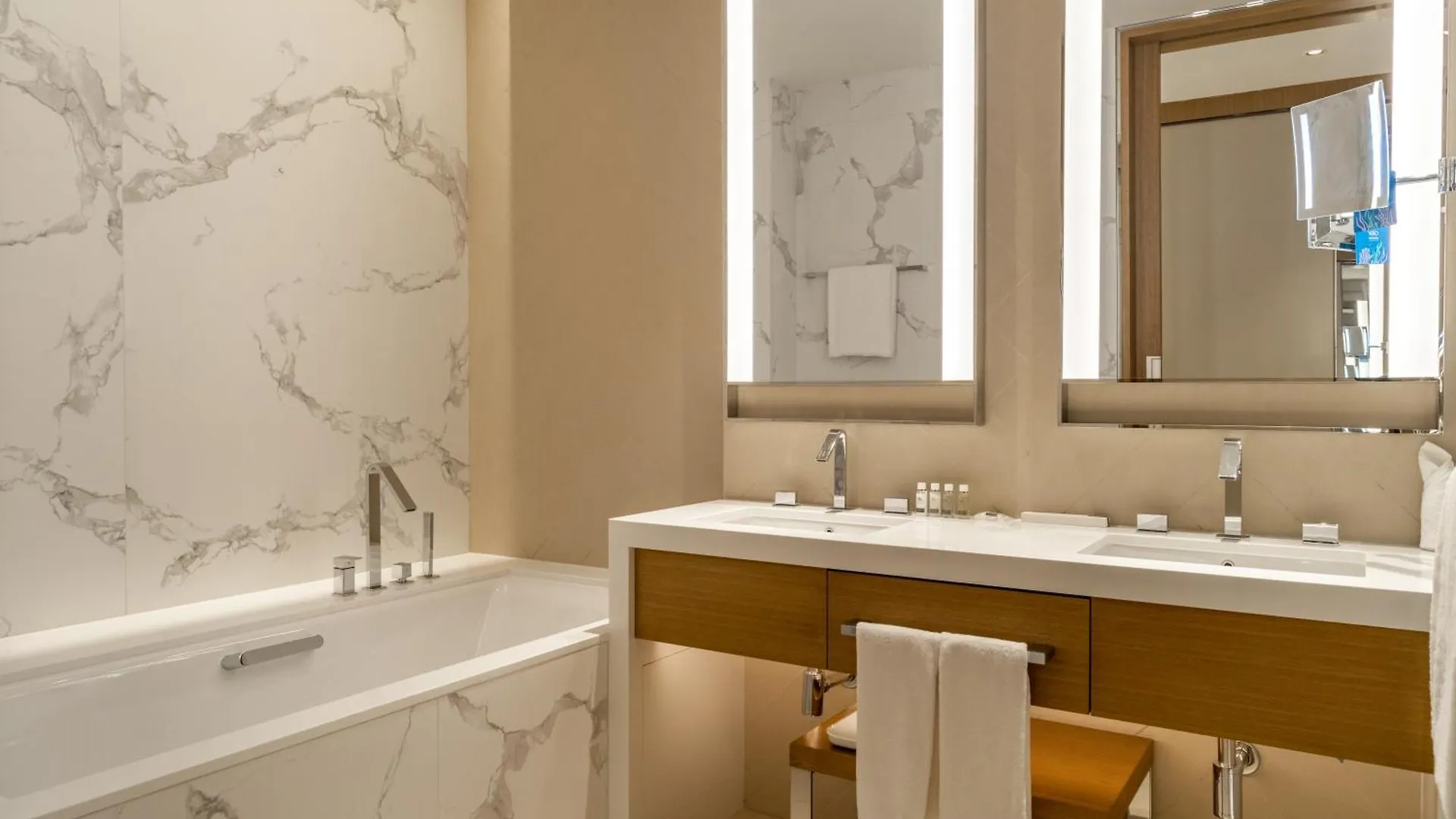 Opera 3Br - 5 Mins To Dubai Mall With Burj View By Bms